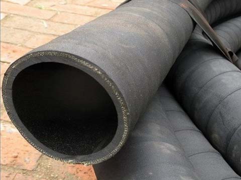 過(guò)硬的產(chǎn)品質(zhì)量，超標(biāo)準(zhǔn)橡膠軟管