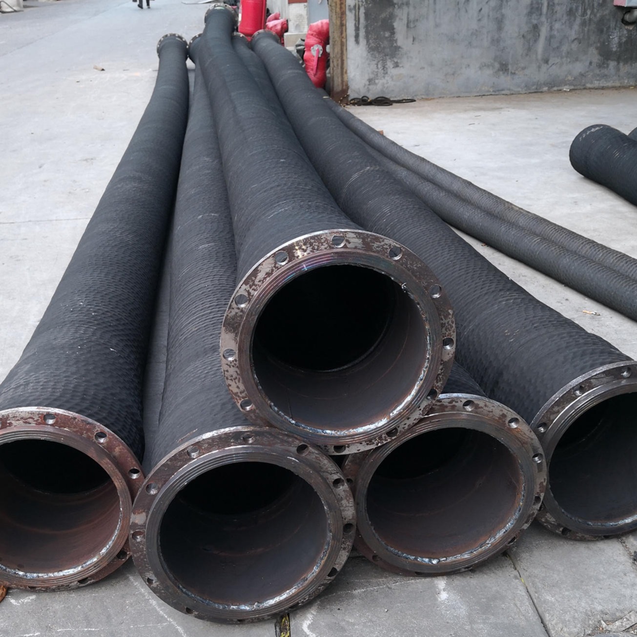 夾布膠管承壓扭曲變形嚴重產(chǎn)生的主要原因